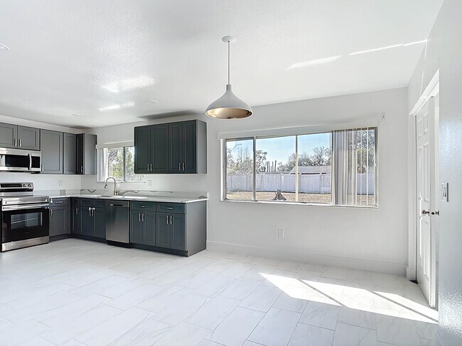 Building Photo - 4487 Pocatella Ave
