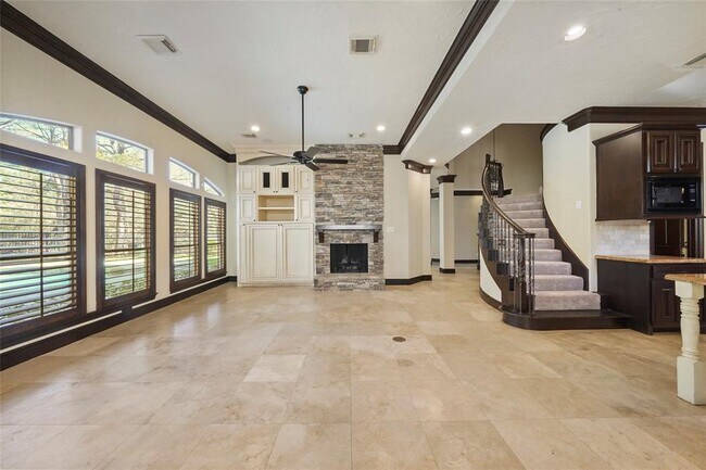 Building Photo - 30 N Palmiera Cir