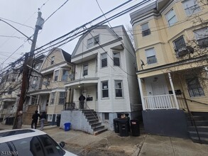 Building Photo - 102 South St