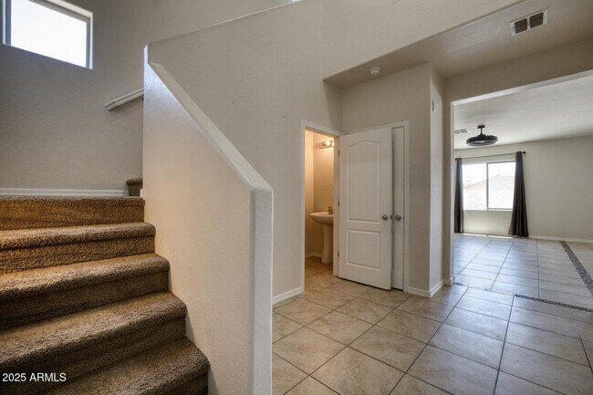 Building Photo - 24633 W Sheraton Ln
