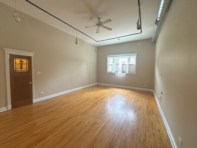 Building Photo - 4207 N Elston Ave