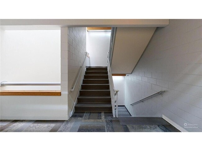 Building Photo - 316 Becker Ave SW
