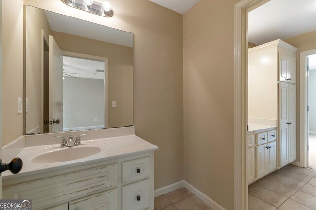 Building Photo - 332 Baymist Dr