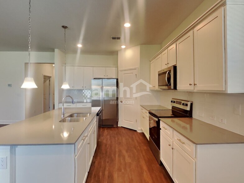 Building Photo - 33805 Widman Way