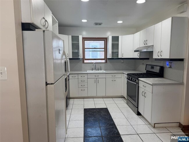 Building Photo - 111 Wessington Ave