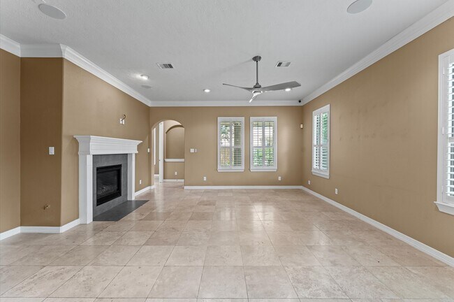 Building Photo - 2906 Royal Oaks Green