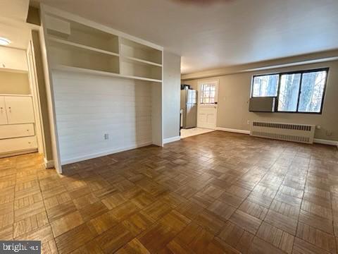 Building Photo - 1575 N Colonial Terrace