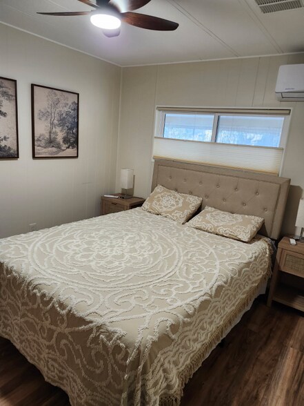 Building Photo - 1010 Palm Canyon Dr