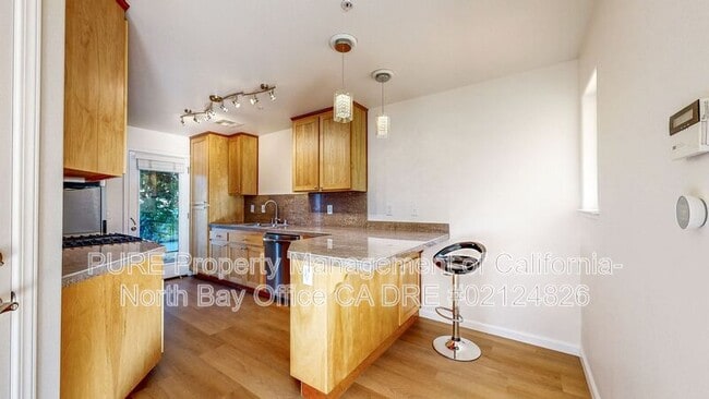 Building Photo - 120 Treadway Ct