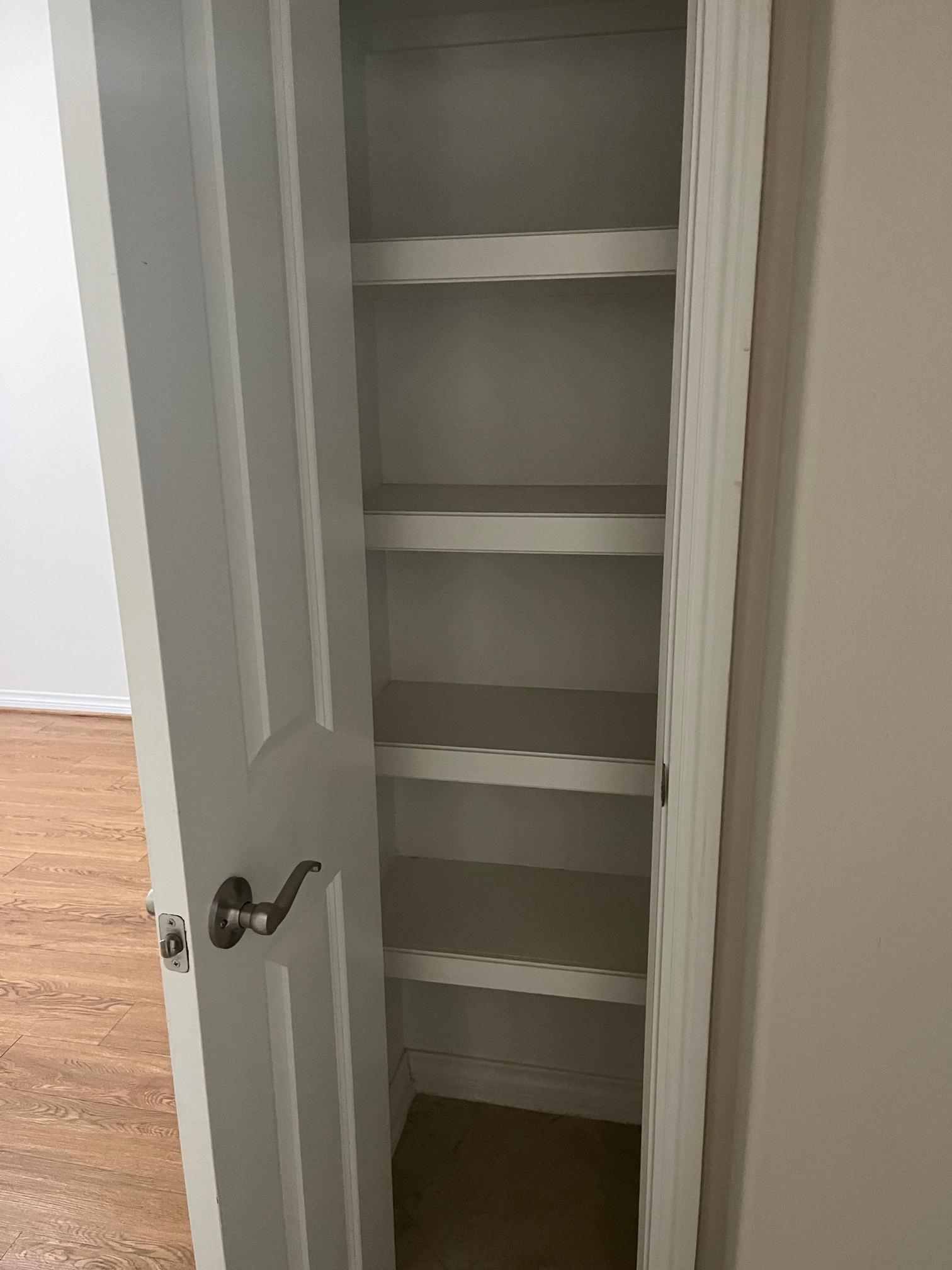 Linen Closet - 2603 Appian Way