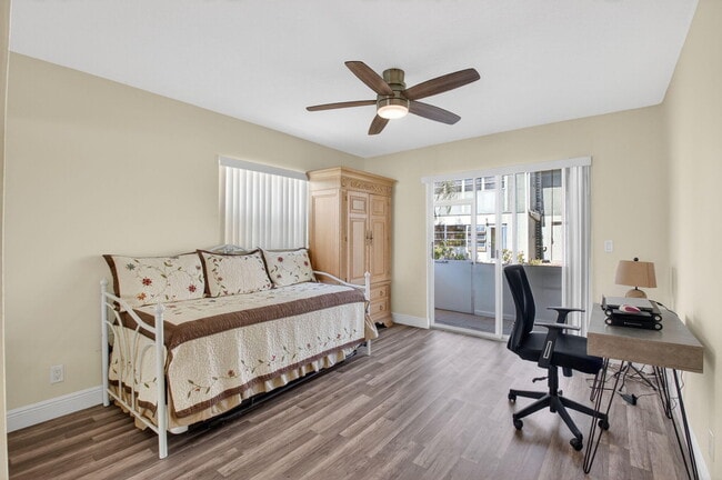 Building Photo - 205 Flanders Dr