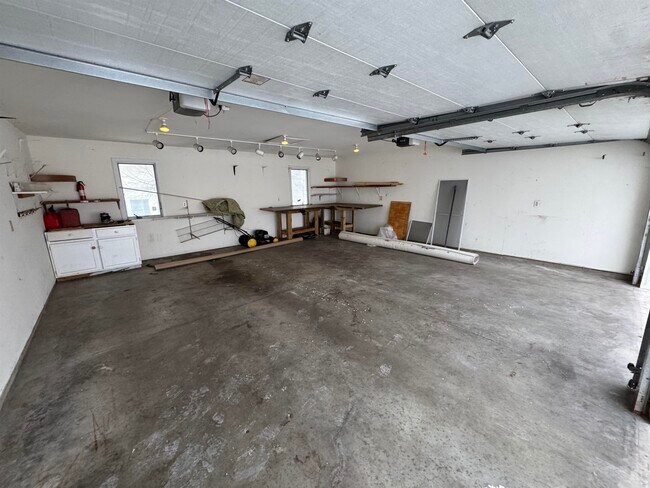 Building Photo - 122 North St