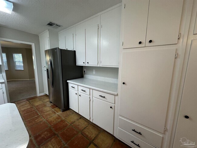 Building Photo - 3202 Swan Ln