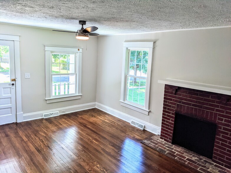 Living Room - 802 Mansfield Ave