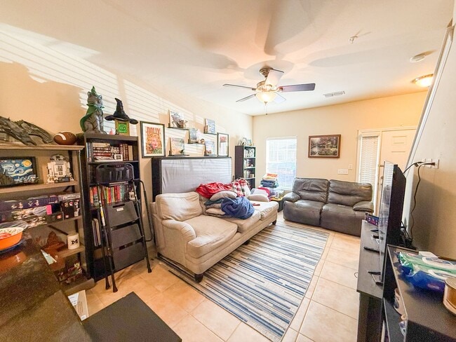 Building Photo - Chase Hollow #41