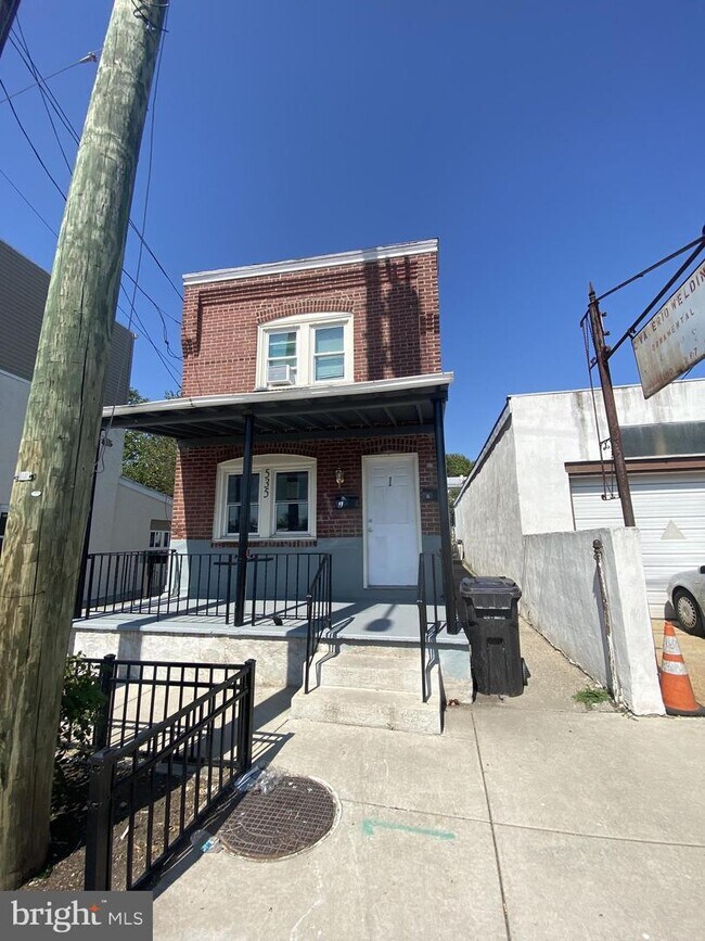 Building Photo - 535 E Lafayette St