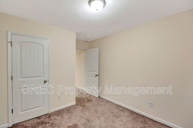 Building Photo - 140 Buchanan Cir