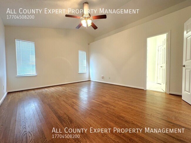 Building Photo - 2290 Honeycomb Ct