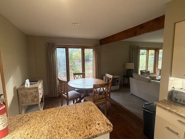 Building Photo - WINTER RENTAL - Cozy Condo in Gilford