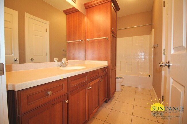 Building Photo - Great 2 Bedroom Unit in Fort Walton