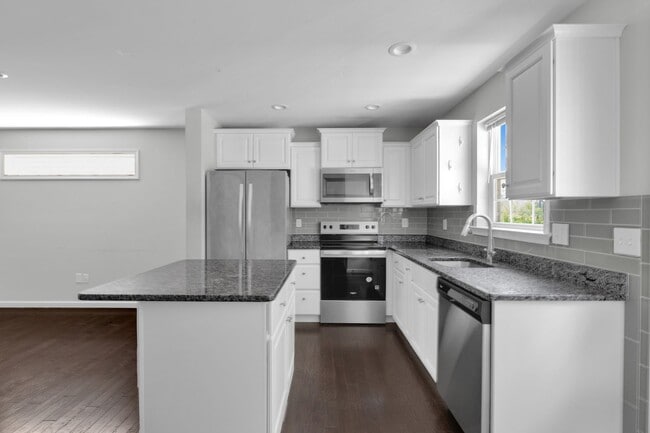 Building Photo - Welcome to Bethlehem's Central Park West