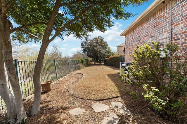 Building Photo - 11000 Southwyck Dr