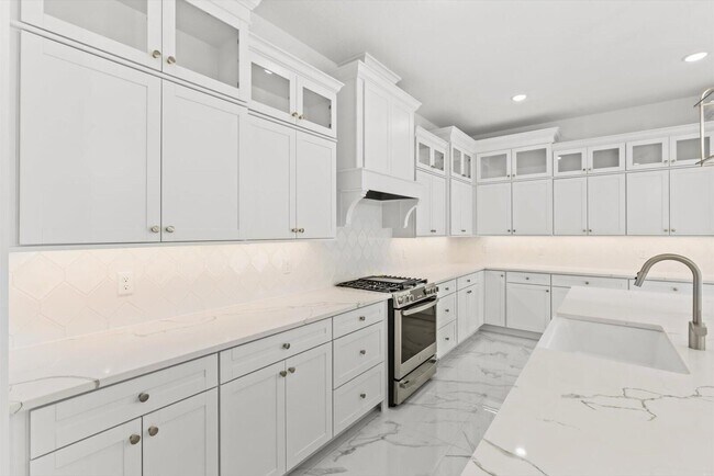 Building Photo - 10264 Field Flower Trl