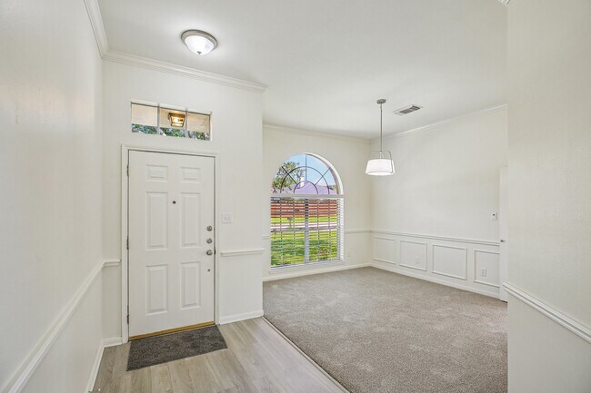 Building Photo - 16911 Bouldgreen