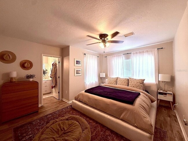 Building Photo - 7218 N Highland Ave