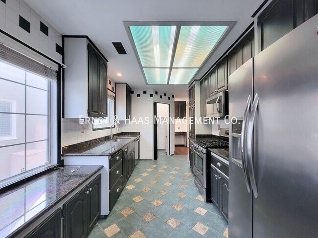 Building Photo - 6916 E. Peabody-