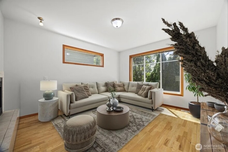 Building Photo - 6214 Malloy Ave