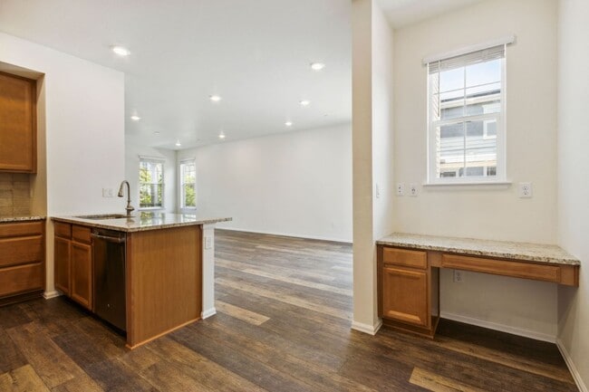 Building Photo - Fort Collins Lifestyle Exemplified by this 2 Bed, 2.5 Bath Paired Home!
