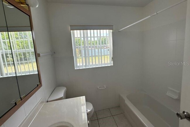 Building Photo - 3912 5th St Cir E