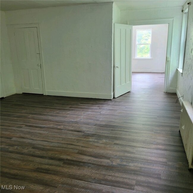 Building Photo - 5466 S Ridge Rd