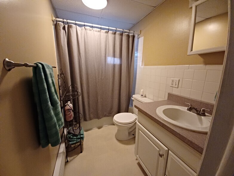 Building Photo - 100 Isaac Rd