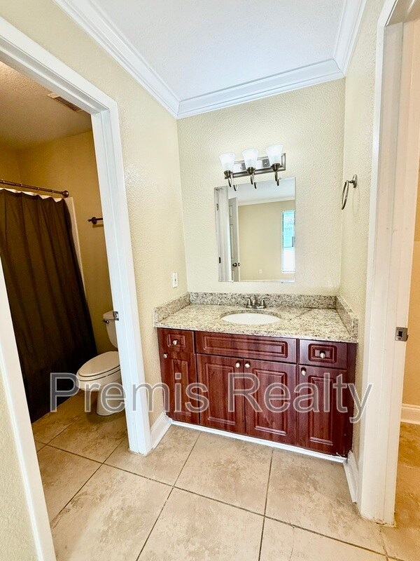 Building Photo - 455 Alt 19