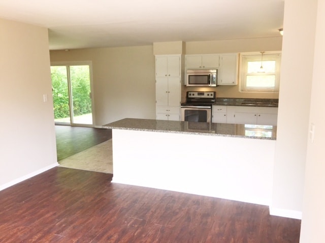 Building Photo - 5344 Daniel Dr