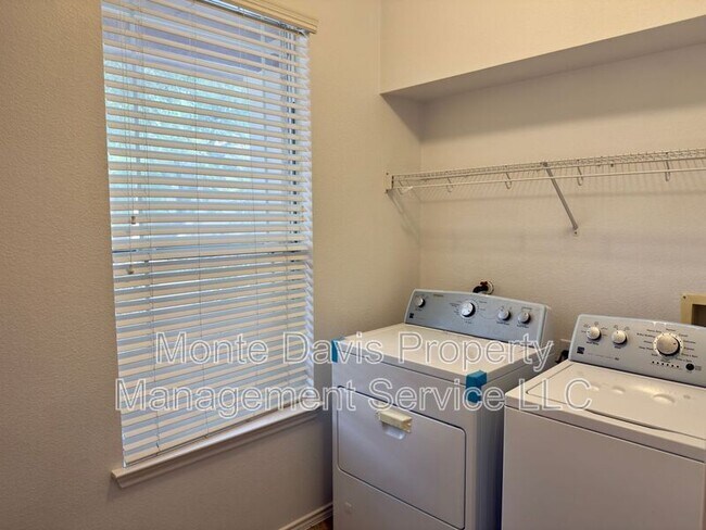 Building Photo - 10317 Laredo Dr