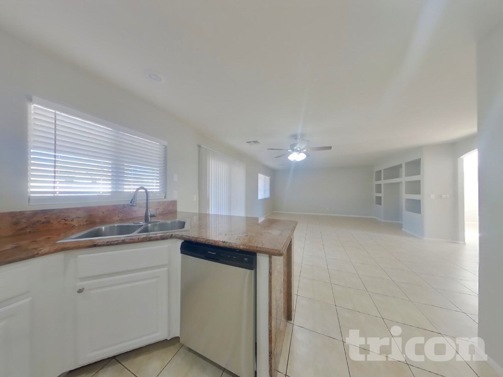 Building Photo - 8716 Honey Vine Ave