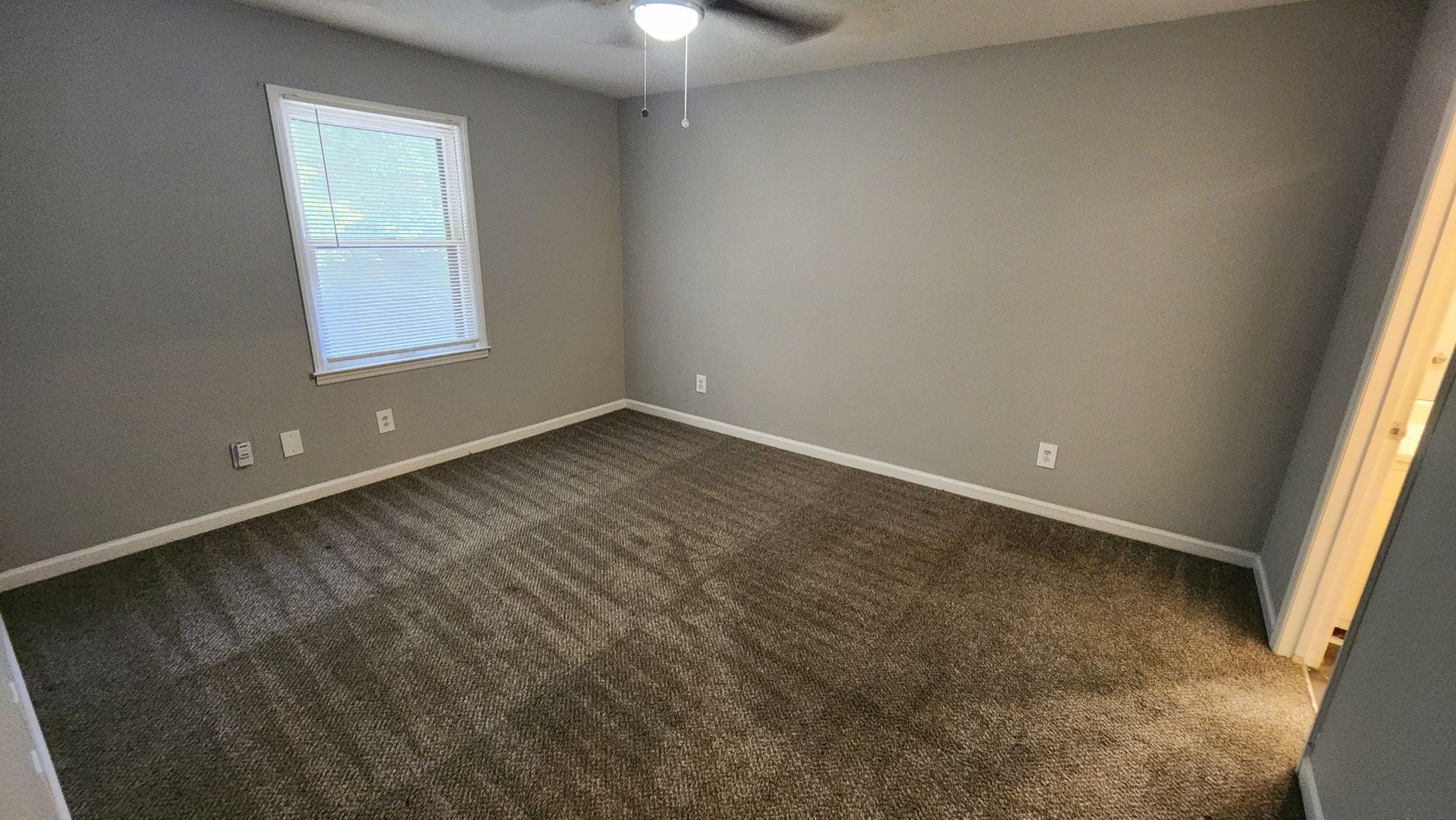 Building Photo - 4424 Bonnell Dr NW