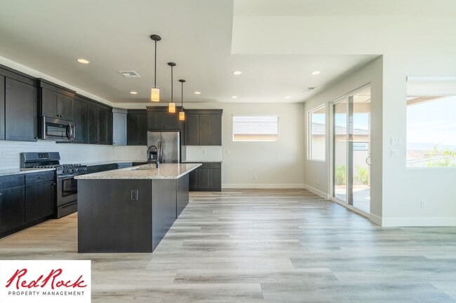 Building Photo - Modern 3 Bedroom Single-Level Home in Vill...