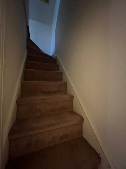 Building Photo - 411 7th St