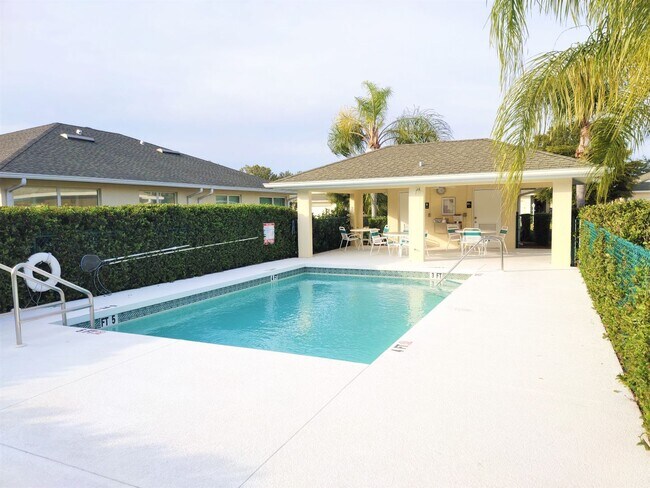 Building Photo - Seasonal Short-Term Villa located in the Auburn Cove Community with Community Pool!