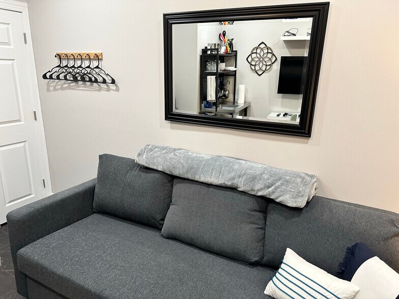 Building Photo - 717 Lancaster Ave