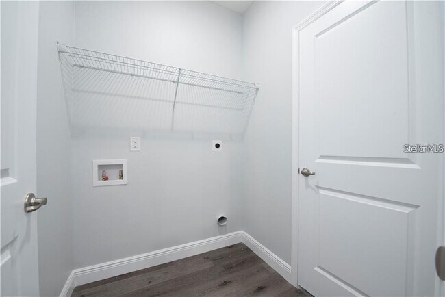Building Photo - 574 Geraldine Dr