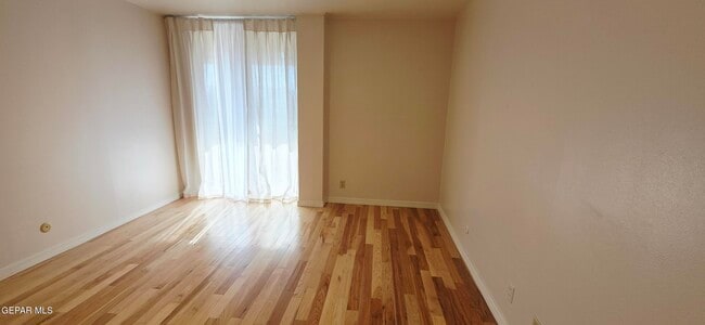 Building Photo - 1800 N Stanton St