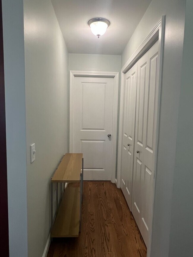 Building Photo - Charming 3-Bedroom Home with Modern Comfor...