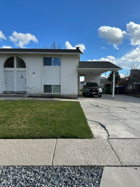 Exterior Parking - 2217 Bonniebrook Dr
