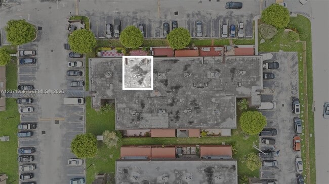 Building Photo - 810 SW 129th Pl