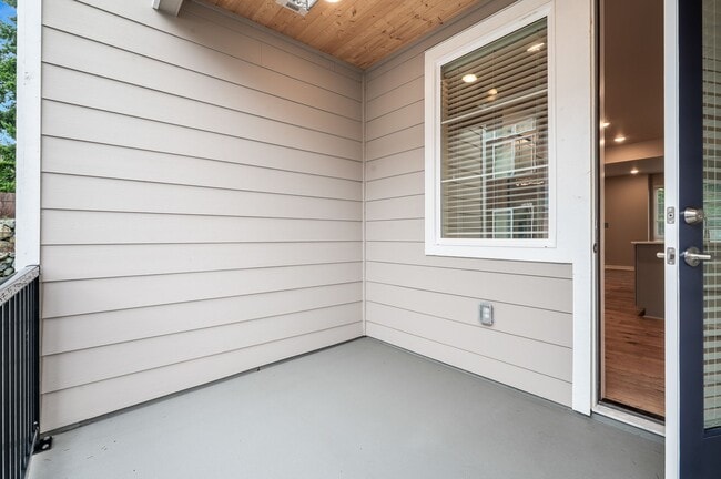 Building Photo - 1288 Sf | 2 Bedrooms 2.5 Bath | 2 Car Garage | $3,300